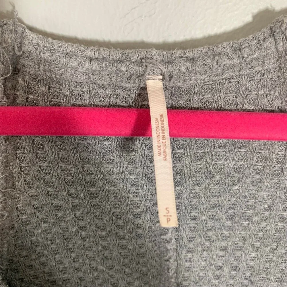 Free People Ventura Gray Waffle Knit Thermal Scoop Neck High‎ Low Top Small